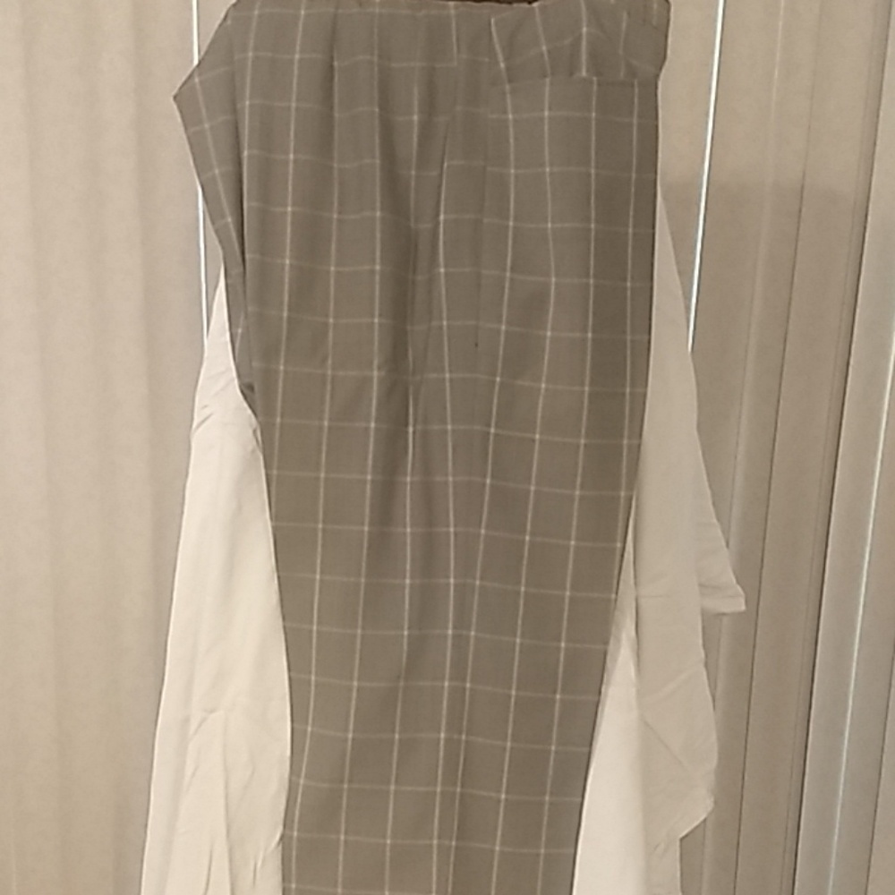 Capri pant suit